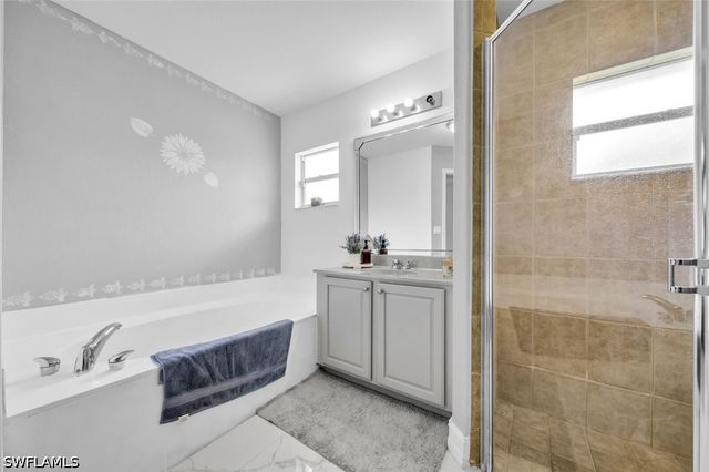 2071 20th AVE NE, Naples, FL 34120