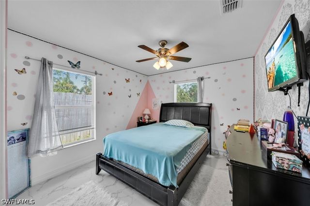 2071 20th AVE NE, Naples, FL 34120