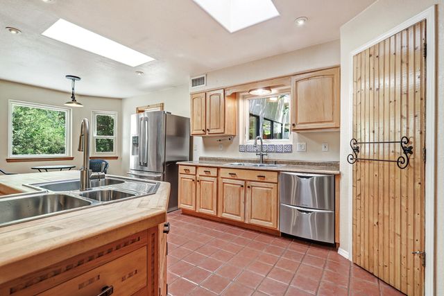 31 MANGHAM Court, Peralta, NM 87042