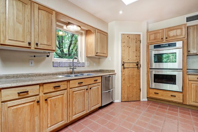 31 MANGHAM Court, Peralta, NM 87042