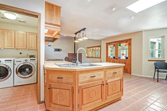 31 MANGHAM Court, Peralta, NM 87042