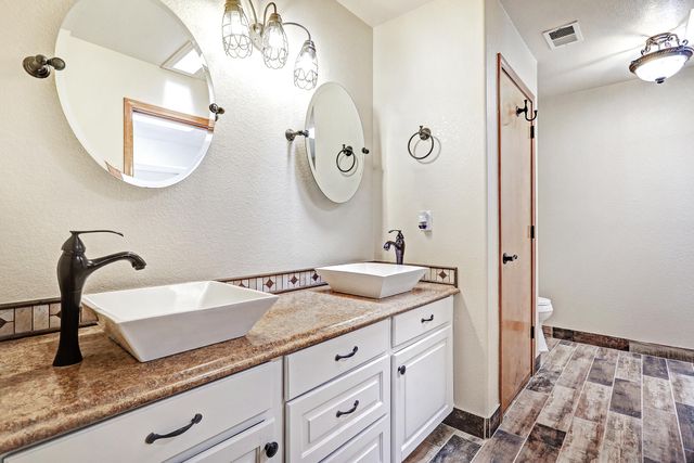 31 MANGHAM Court, Peralta, NM 87042