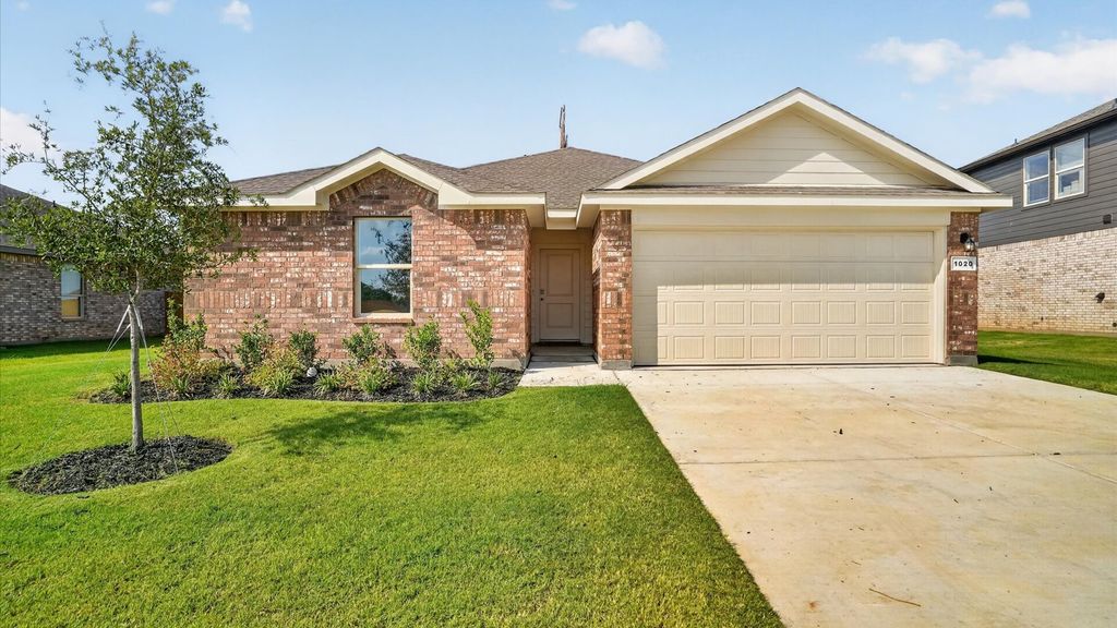 1020 BOLL WEEVIL Drive, Cleburne, TX 76031 — exterior
