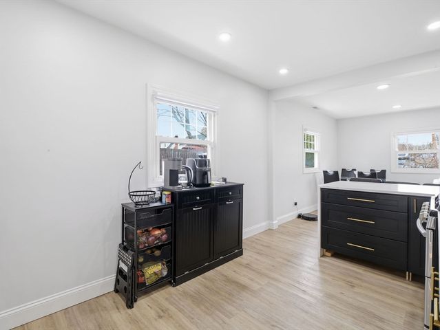 63 Jasper St, Saugus, MA 01906