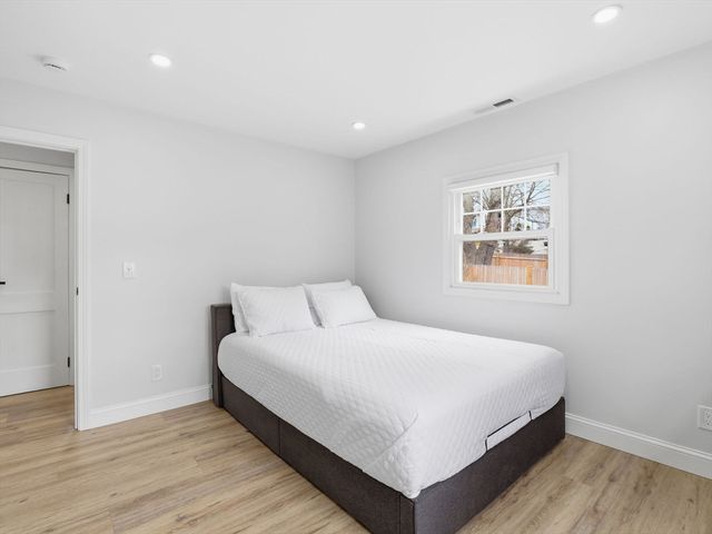 63 Jasper St, Saugus, MA 01906