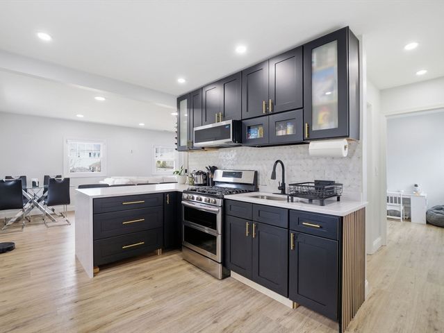 63 Jasper St, Saugus, MA 01906