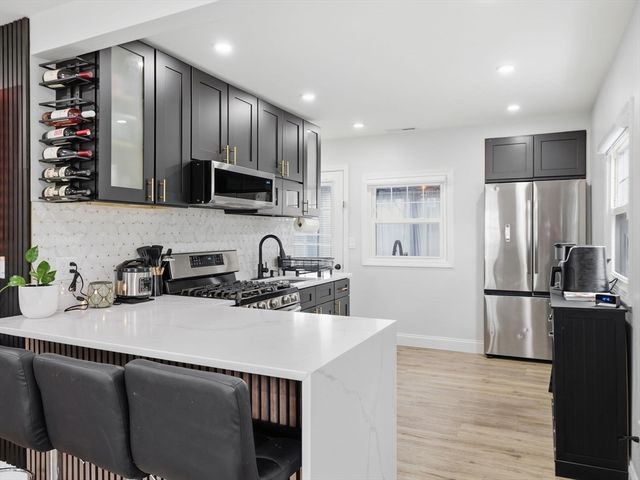 63 Jasper St, Saugus, MA 01906