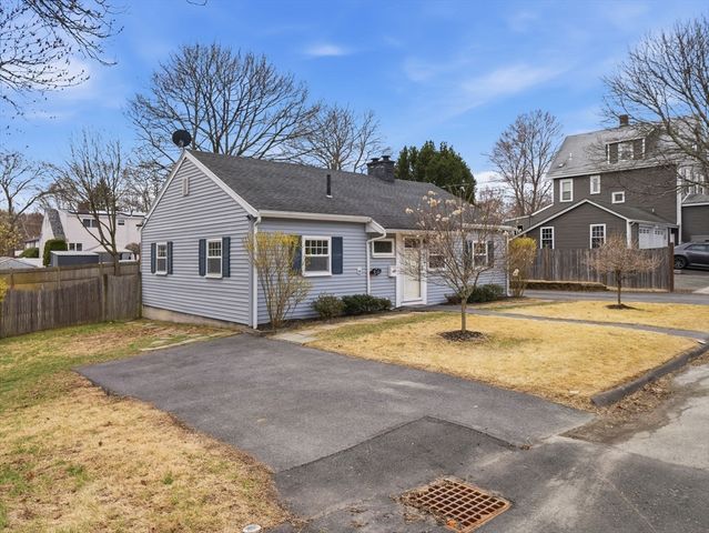 63 Jasper St, Saugus, MA 01906