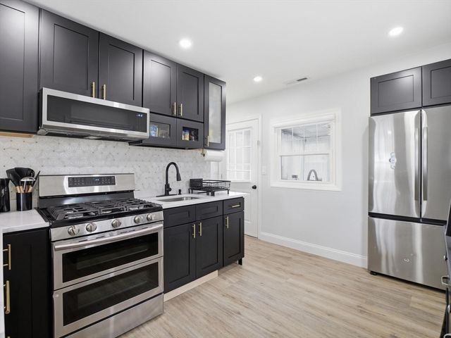 63 Jasper St, Saugus, MA 01906