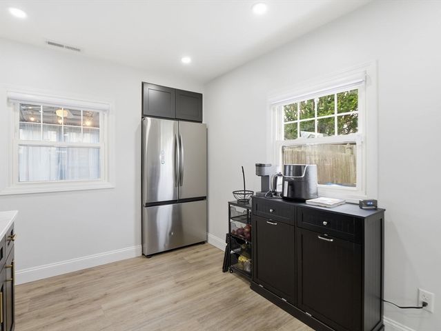 63 Jasper St, Saugus, MA 01906