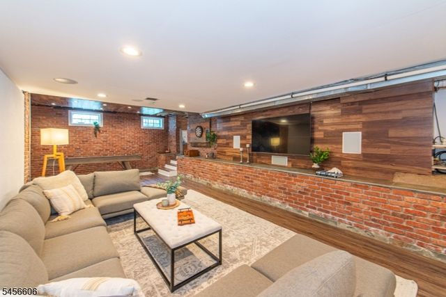 228 Watchung Ave, Montclair Twp., NJ 07043