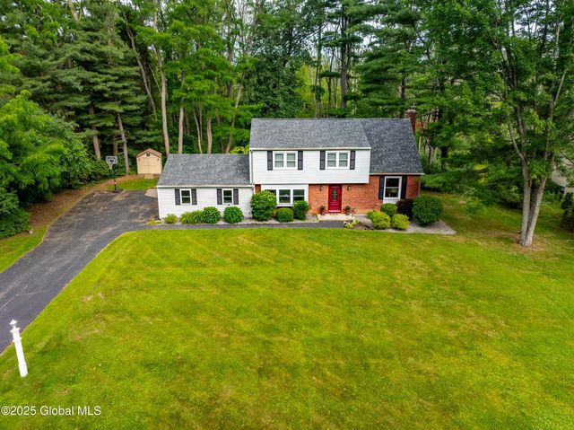 973 Avon Crest Boulevard, Niskayuna, NY 12309