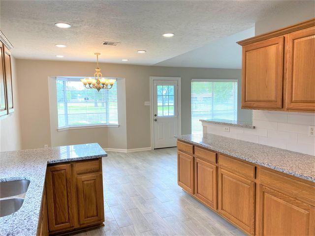 3810 Downing Circle, Deer Park, TX 77536