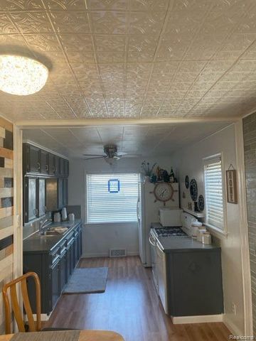 4684 Clinton Dr. Drive, Clarkston, MI 48346