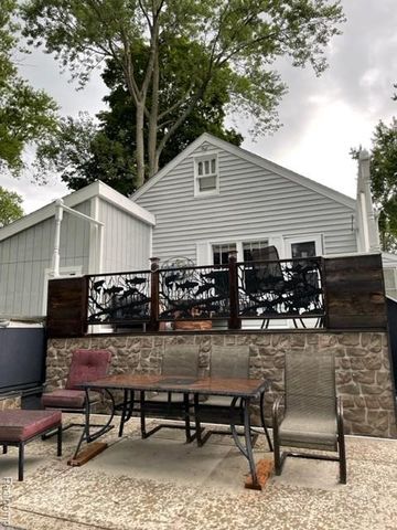 4684 Clinton Dr. Drive, Clarkston, MI 48346
