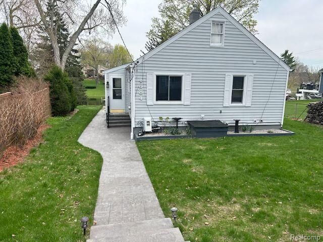 4684 Clinton Dr. Drive, Clarkston, MI 48346
