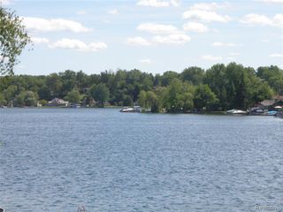 4684 Clinton Dr. Drive, Clarkston, MI 48346