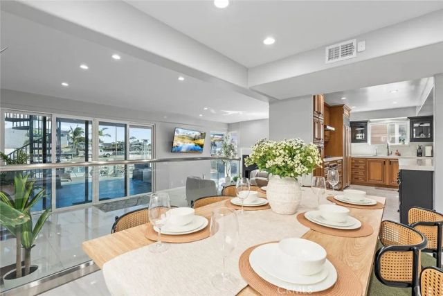 16742 Intrepid Ln, Huntington Beach, CA 92649