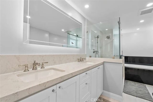 16742 Intrepid Ln, Huntington Beach, CA 92649