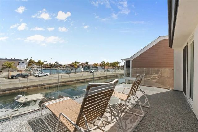 16742 Intrepid Ln, Huntington Beach, CA 92649