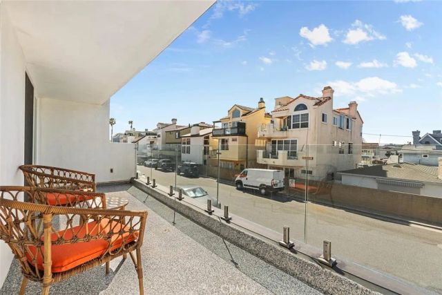 16742 Intrepid Ln, Huntington Beach, CA 92649