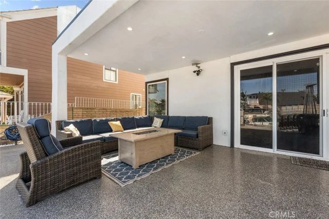 16742 Intrepid Ln, Huntington Beach, CA 92649