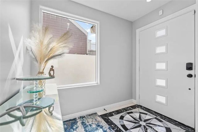 16742 Intrepid Ln, Huntington Beach, CA 92649