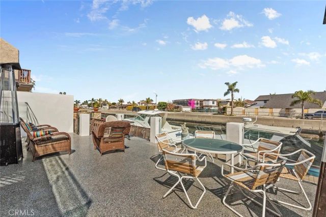 16742 Intrepid Ln, Huntington Beach, CA 92649