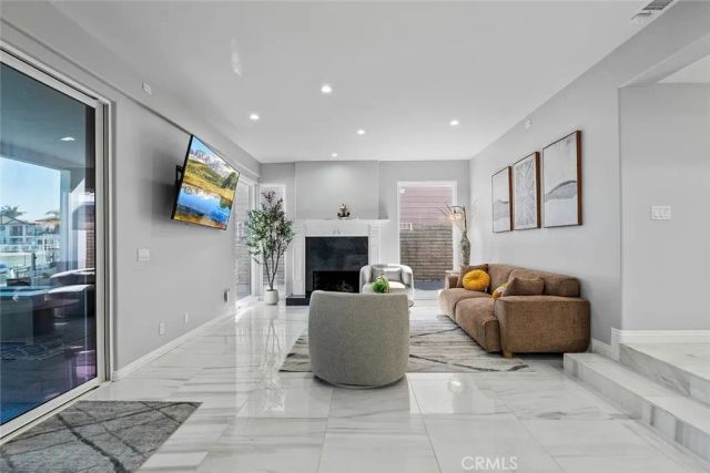 16742 Intrepid Ln, Huntington Beach, CA 92649