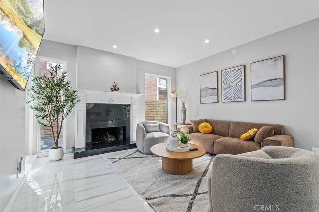 16742 Intrepid Ln, Huntington Beach, CA 92649