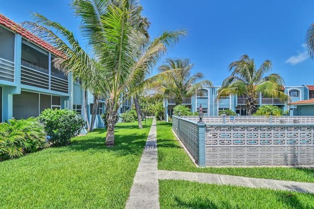 1432 S Lakeside Drive 2, Lake Worth Beach, FL 33460