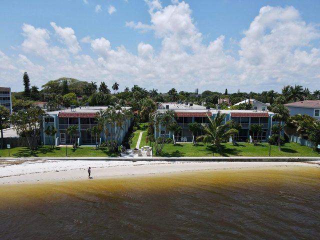 1432 S Lakeside Drive 2, Lake Worth Beach, FL 33460