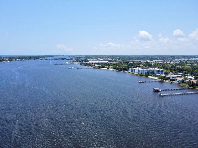 1432 S Lakeside Drive 2, Lake Worth Beach, FL 33460