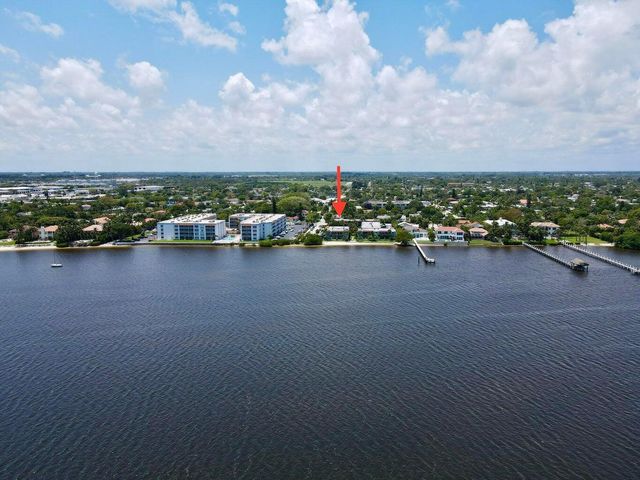 1432 S Lakeside Drive 2, Lake Worth Beach, FL 33460