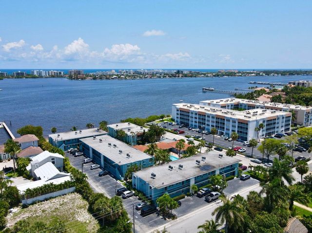 1432 S Lakeside Drive 2, Lake Worth Beach, FL 33460