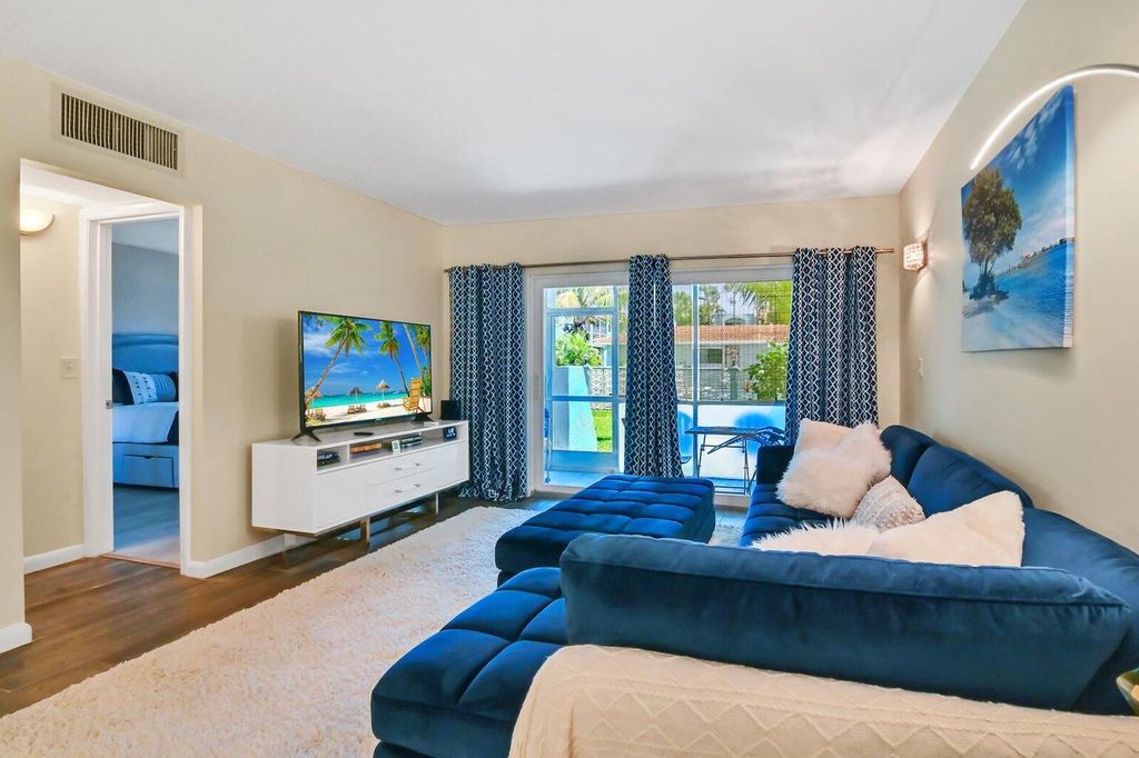 1432 S Lakeside Drive 2, Lake Worth Beach, FL 33460