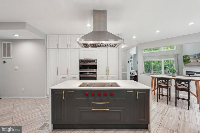 2905 DARNLEY PL, Vienna, VA 22181