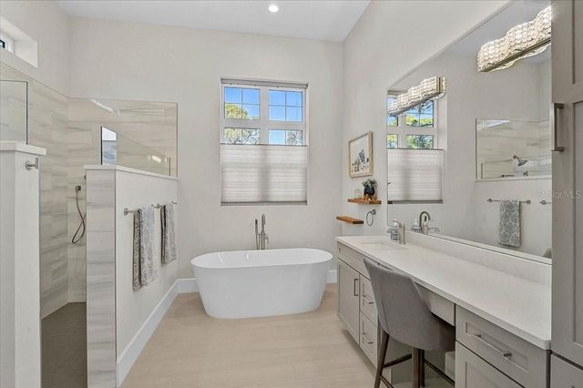 960 HIGHLAND CIRCLE, Nokomis, FL 34275