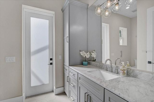 960 HIGHLAND CIRCLE, Nokomis, FL 34275