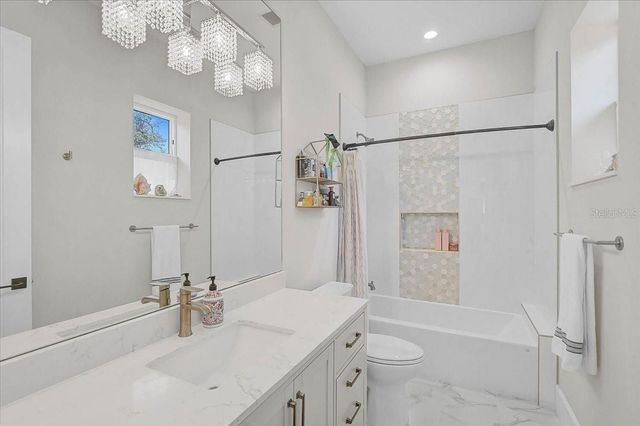 960 HIGHLAND CIRCLE, Nokomis, FL 34275