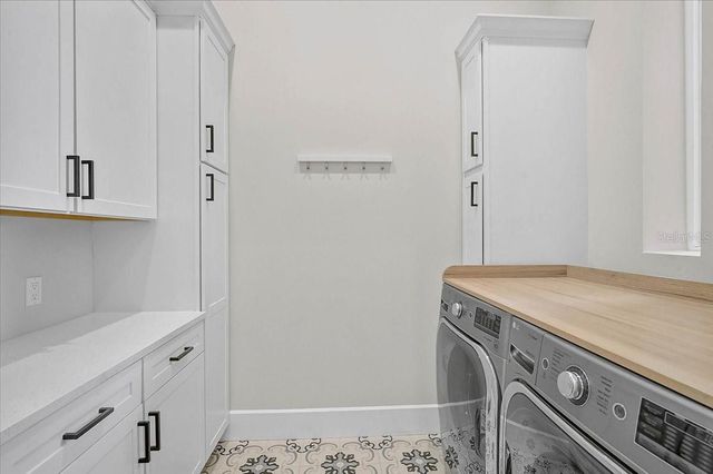 960 HIGHLAND CIRCLE, Nokomis, FL 34275