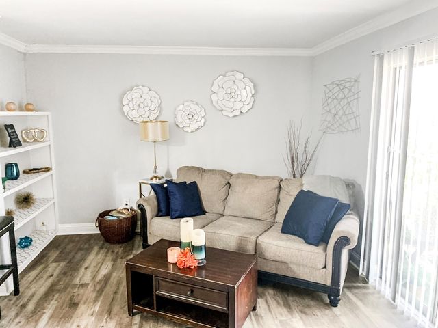 3770 Lovers Wood Lane 1001, Houston, TX 77014