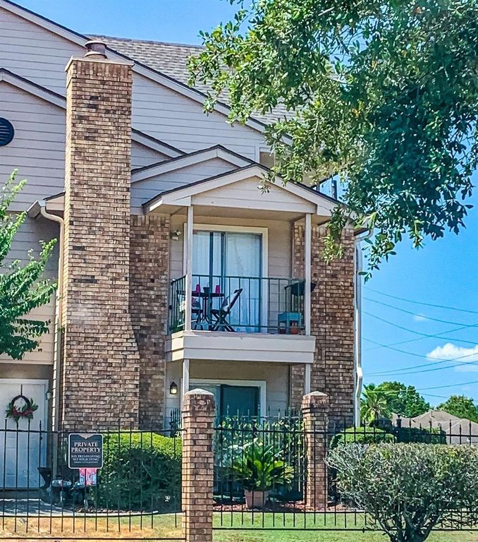 3770 Lovers Wood Lane 1001, Houston, TX 77014