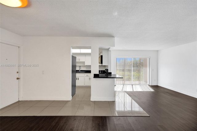 2481 SW 82nd Ave 205, Davie, FL 33324