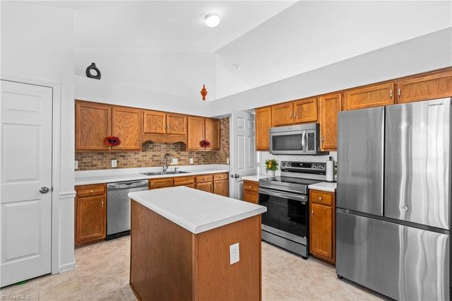 3946 Cobblestone Bend Drive, High Point, NC 27265