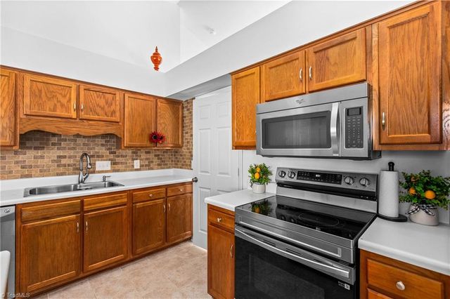 3946 Cobblestone Bend Drive, High Point, NC 27265