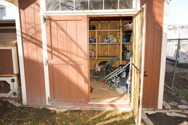 16 W 780 S, Centerville, UT 84014