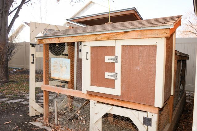 16 W 780 S, Centerville, UT 84014