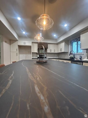 16 W 780 S, Centerville, UT 84014