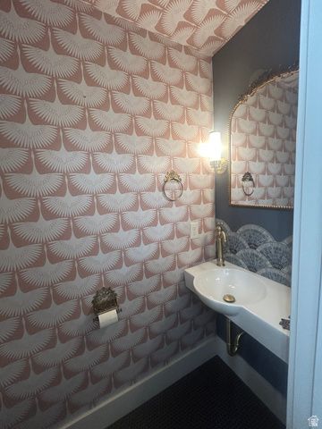 16 W 780 S, Centerville, UT 84014